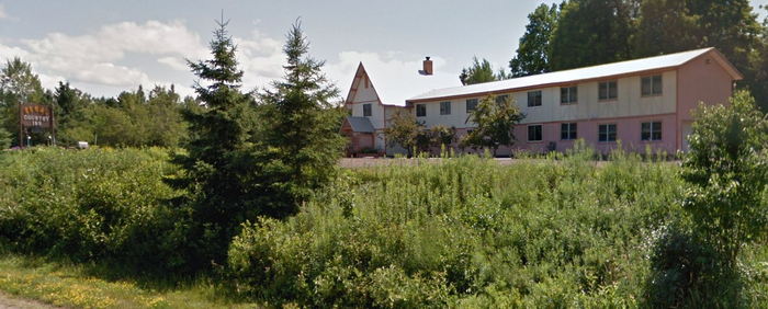 Snow Chasers Inn (Regal Country Inn) - As Regal Country Inn (newer photo)